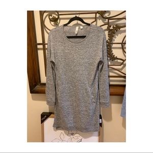 Cozy knit gray dress with pockets!